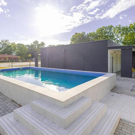 Forest Foeldvar Apartmanok By Bltn Balatonföldvár Dış mekan fotoğraf