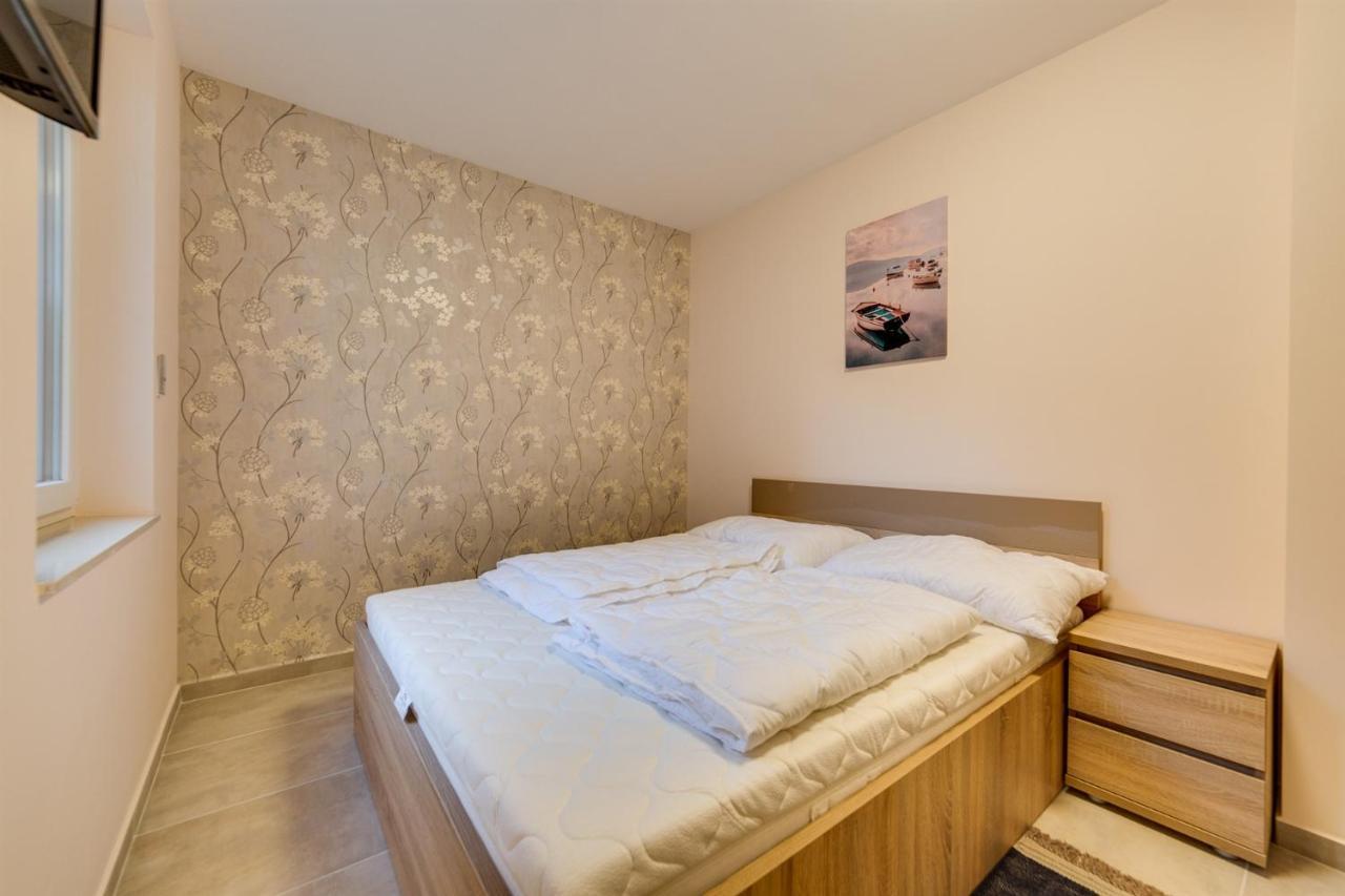 Forest Foeldvar Apartmanok By Bltn Balatonföldvár Dış mekan fotoğraf