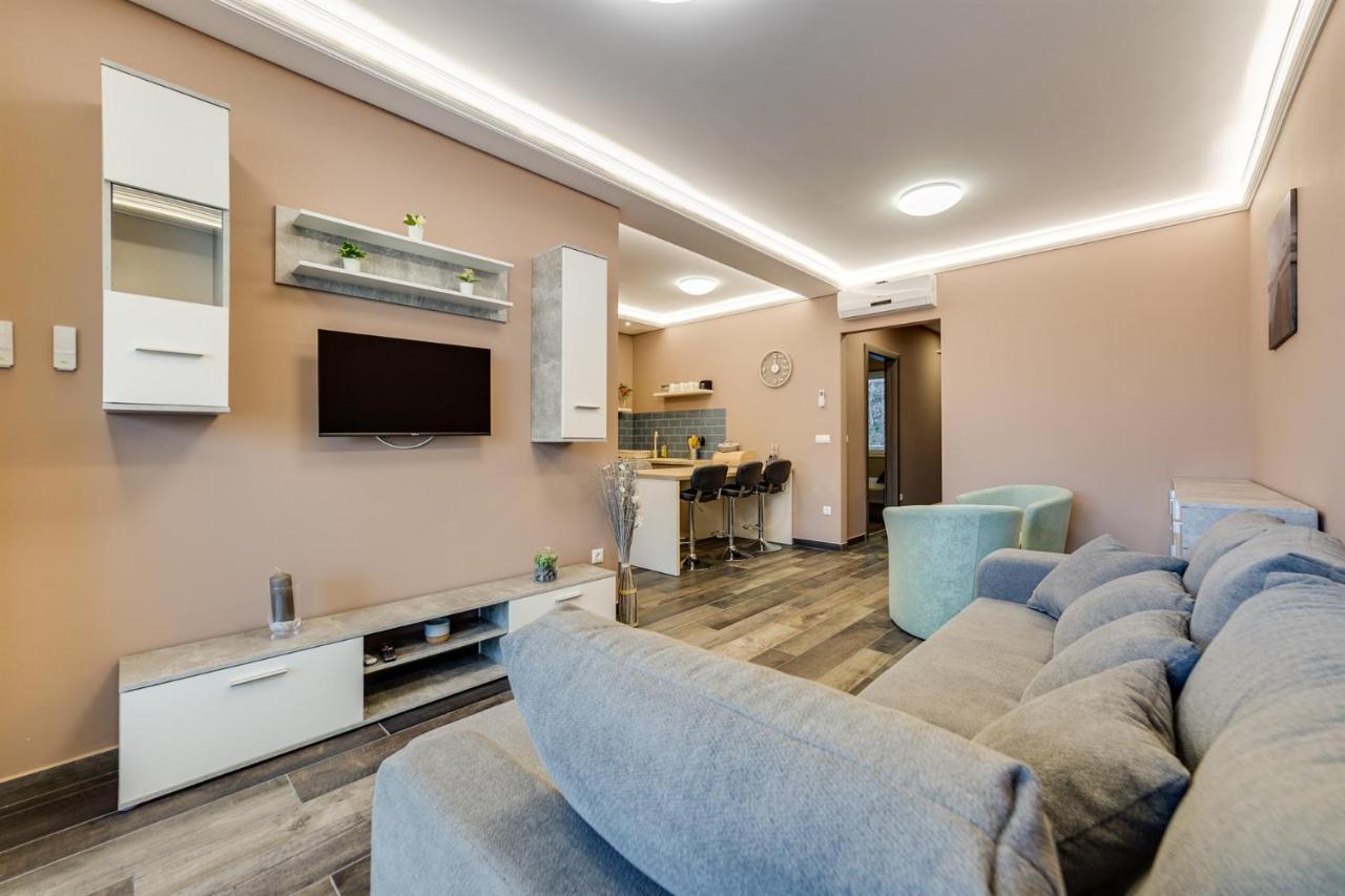 Forest Foeldvar Apartmanok By Bltn Balatonföldvár Dış mekan fotoğraf