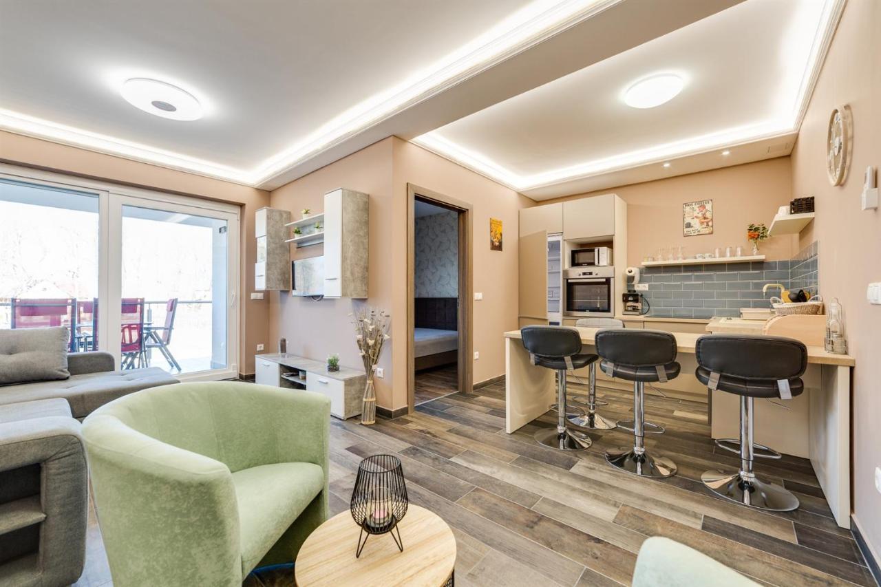 Forest Foeldvar Apartmanok By Bltn Balatonföldvár Dış mekan fotoğraf