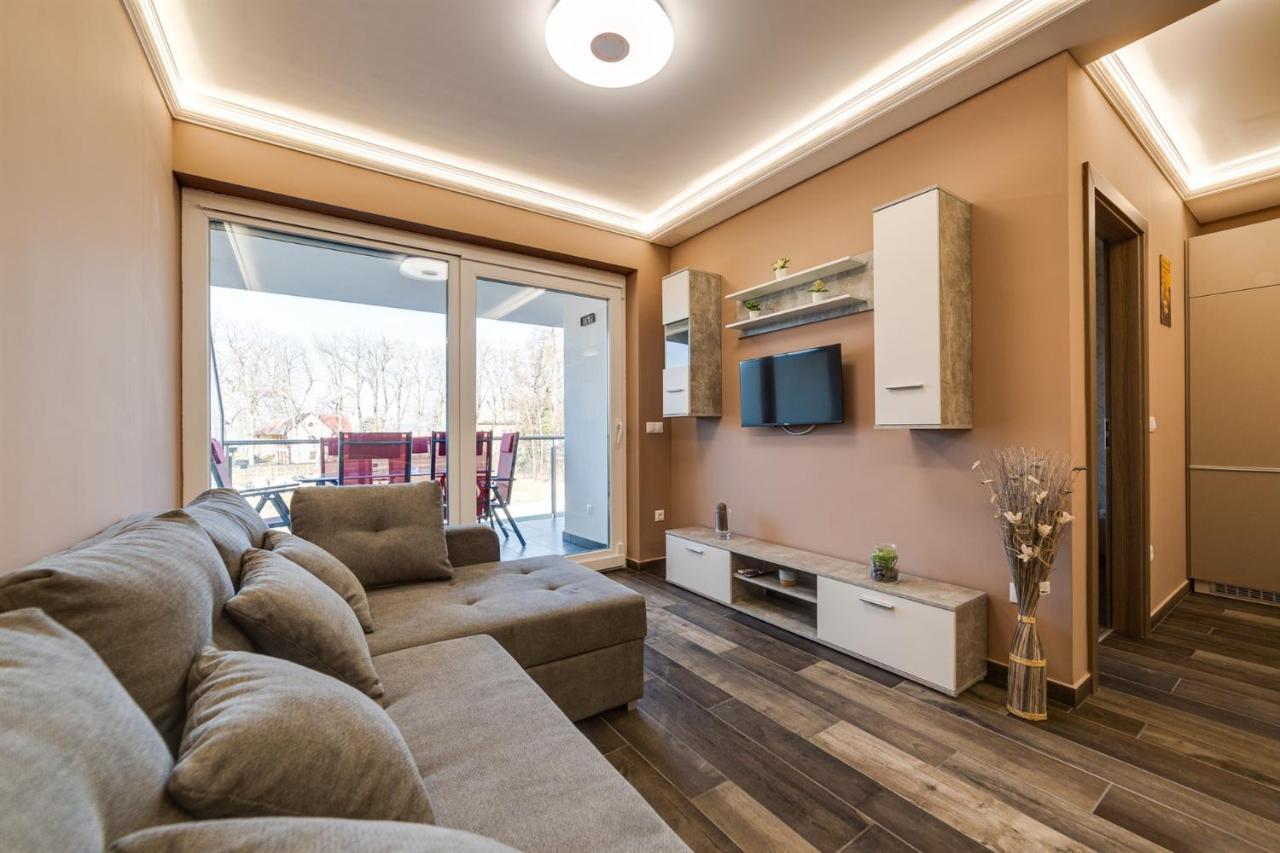 Forest Foeldvar Apartmanok By Bltn Balatonföldvár Dış mekan fotoğraf